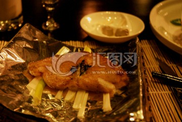 仿秦汉古餐厅古法烹饪膳食 鱼块