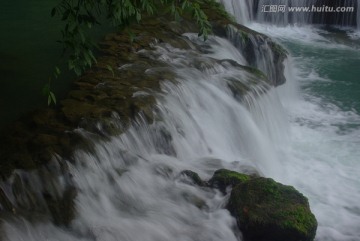 溪水