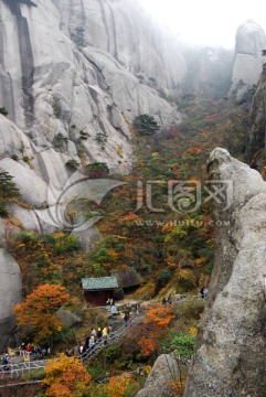 山岳风光 栈道 绝壁秋色