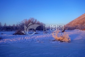 雪原朝阳