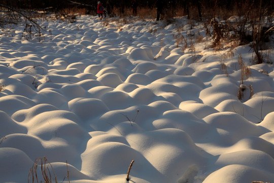 雪地 雪馒头