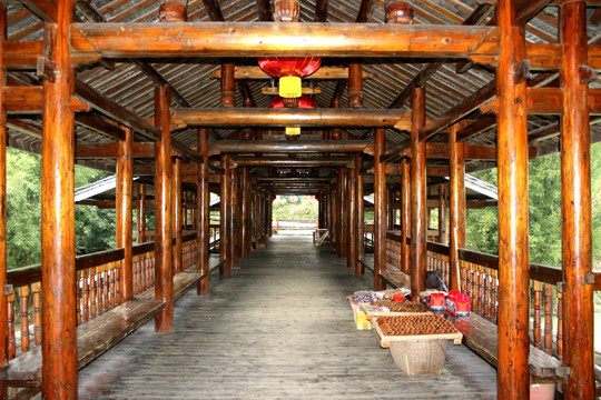 风雨桥通道