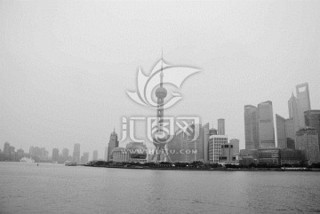 上海东方明珠黑白照片