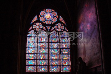 巴黎圣母院建筑内景彩绘玻璃装饰