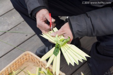 草编鸟