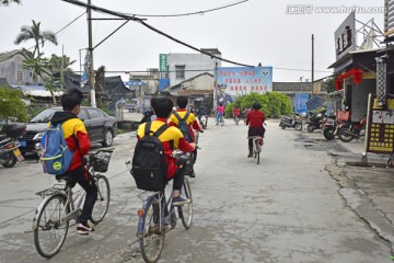 上学路上 放学路上