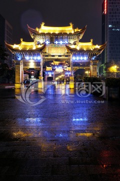 金马碧鸡坊夜景