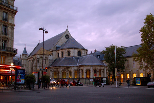 巴黎风光 黄昏的教堂