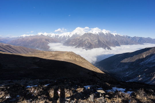 贡嘎山西坡主峰