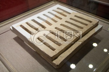 水渠盖板石 箅子南越王宫博物馆