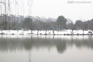 雪地美景 倒影