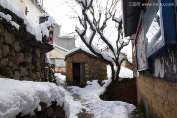 乡村雪景小屋