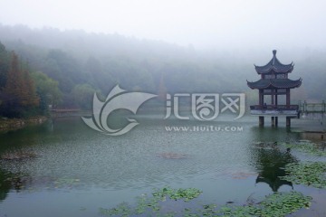 岳麓山穿石坡湖风光