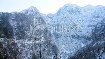 大雪封山 兴隆村雪景