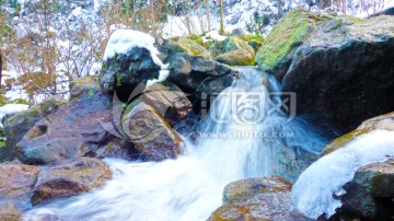 兴隆山泉 残雪