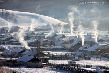 东北山村冬季炊烟