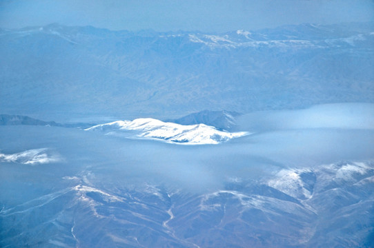 山岳航拍 太行山一带雪景