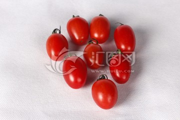 一堆红色的小西红柿（圣女果）