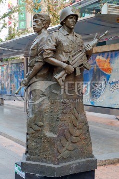 抗战题材雕塑 联合国维和士兵