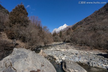 长坪沟遥望四姑娘山幺妹峰