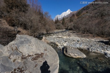 长坪沟遥望四姑娘山幺妹峰