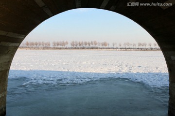 白雪 桥洞 冬天