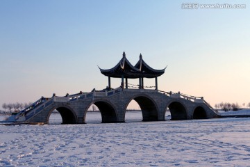 古建筑 凉亭 桥 冬天 白雪