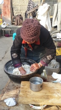 和面包水饺