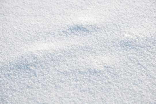 戈壁滩雪景