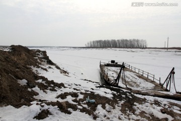 千里冰封 萬(wàn)里雪飄 大江 冰雪