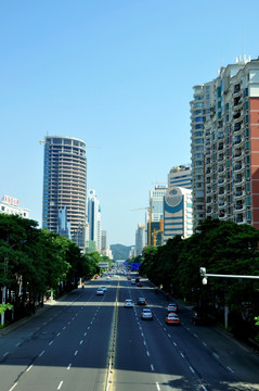 大路两边高楼