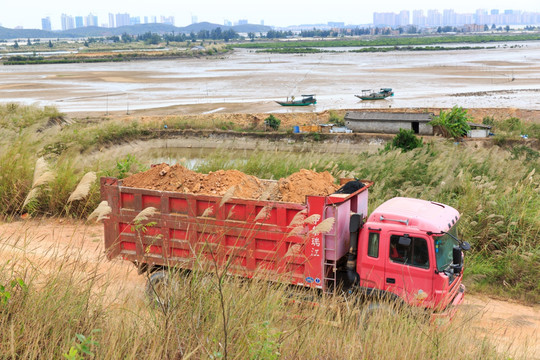 项目施工 泥头车