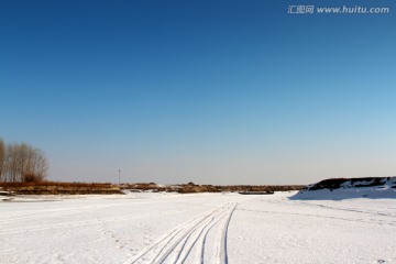千里冰封 萬(wàn)里雪飄 大江 冰雪