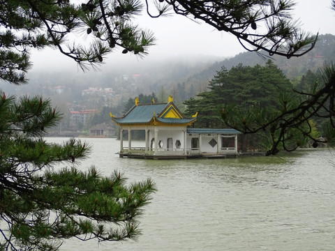 庐山如琴湖