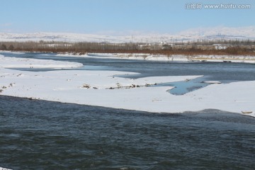 雪岸河流