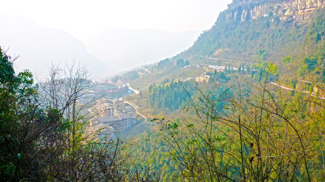 黄连河山景 大山