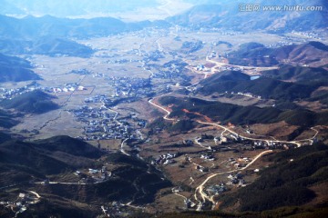 俯瞰武功山山脚村庄