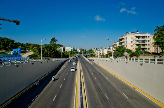 南宁 英华路隧道