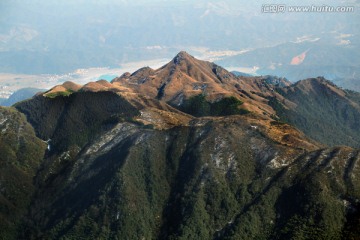 罗宵山脉