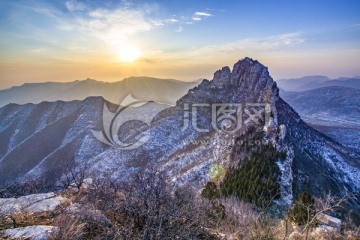 山區(qū)冬晨