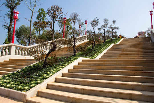 熙和湾景区登高台阶景观路灯