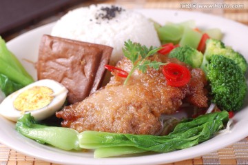 鸡腿饭