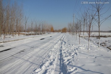 雪路 车辙