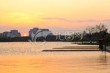 夏陽(yáng)湖落日 夕陽(yáng)余暉