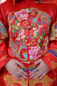 中式红色旗袍婚礼服