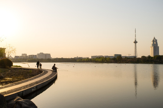 夕阳下的公园