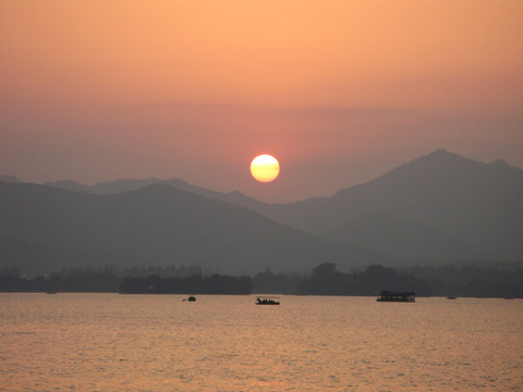 夕阳下的西湖