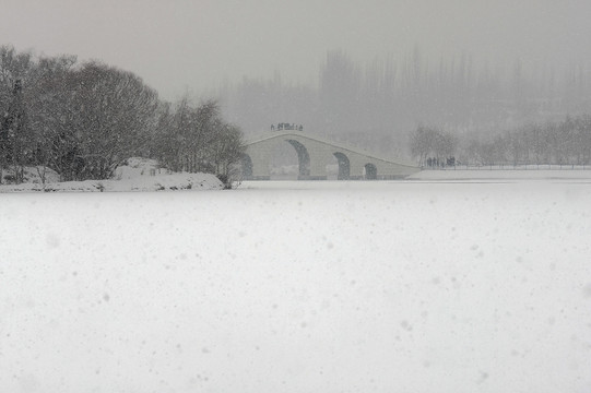 昆仑雪景