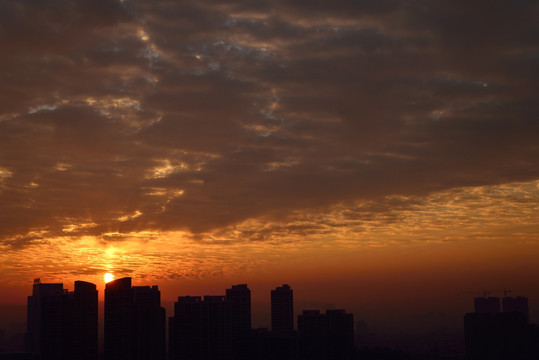 城市日出