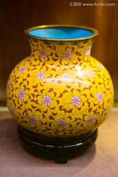 黄铀景泰蓝花瓶